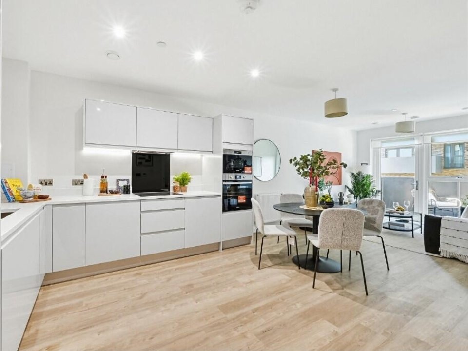 2 Bedroom Flat for Rent – Newham, London E16